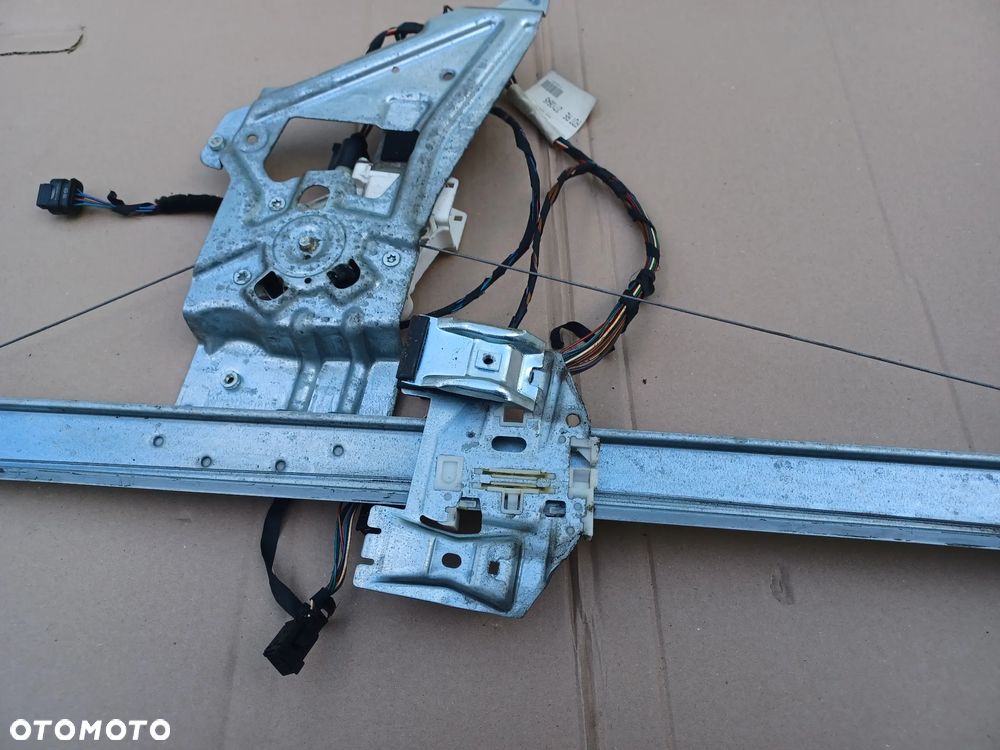 PODNOŚNIK SZYBY PRAWY PRZÓD CRAFTER LIFT - 2