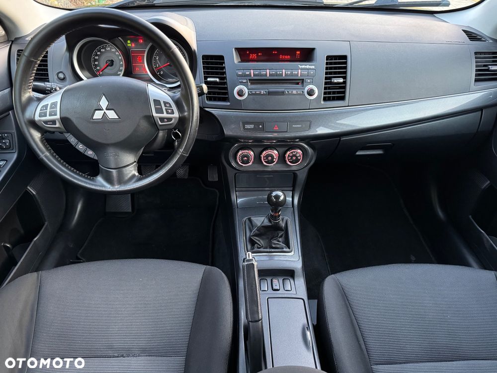 Mitsubishi Lancer 1.8 Invite - 25