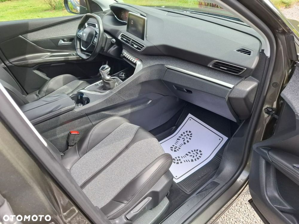 Peugeot 3008 PureTech 130 Stop & Start GPF Allure - 27
