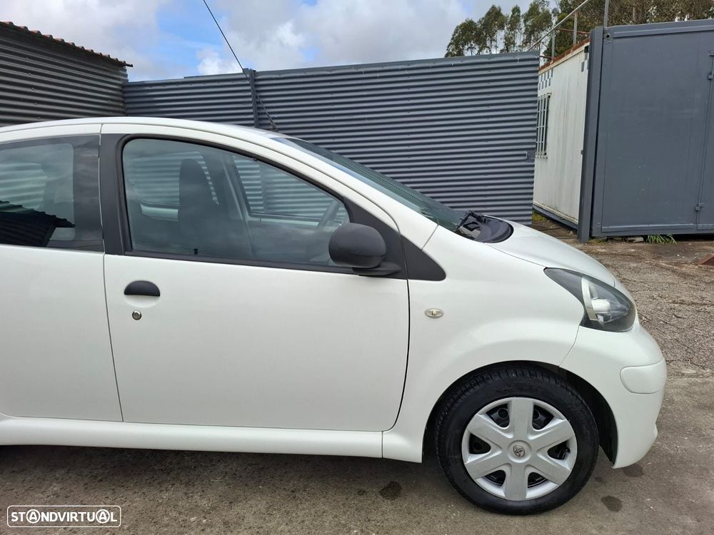 Toyota Aygo 1.0 - 8