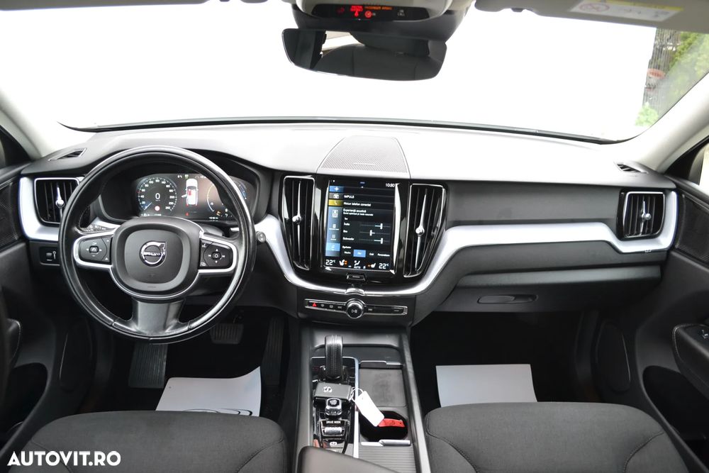 Volvo XC 60 B4 D AWD Geartronic Momentum Pro - 28