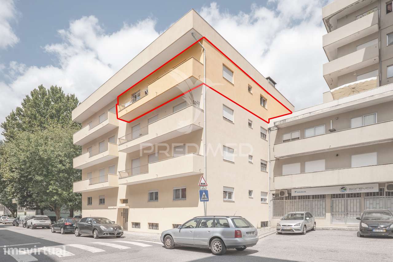 Apartamento T3 Renovado | São Lázaro, Braga | 140 m² |