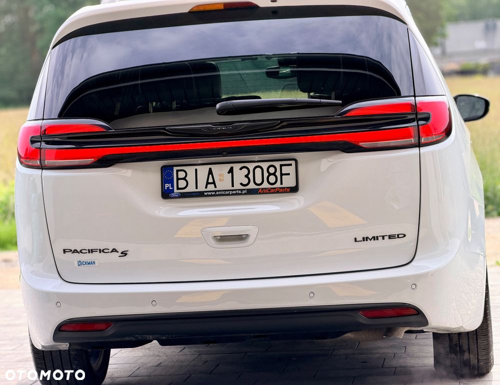 Chrysler Pacifica - 8