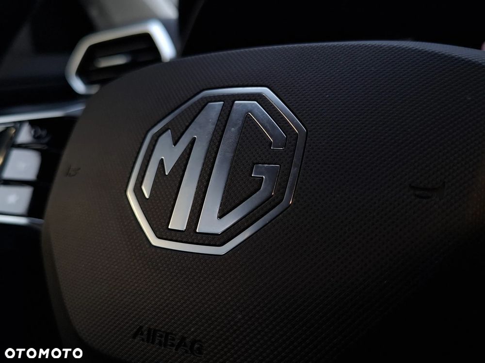 MG ZS - 25