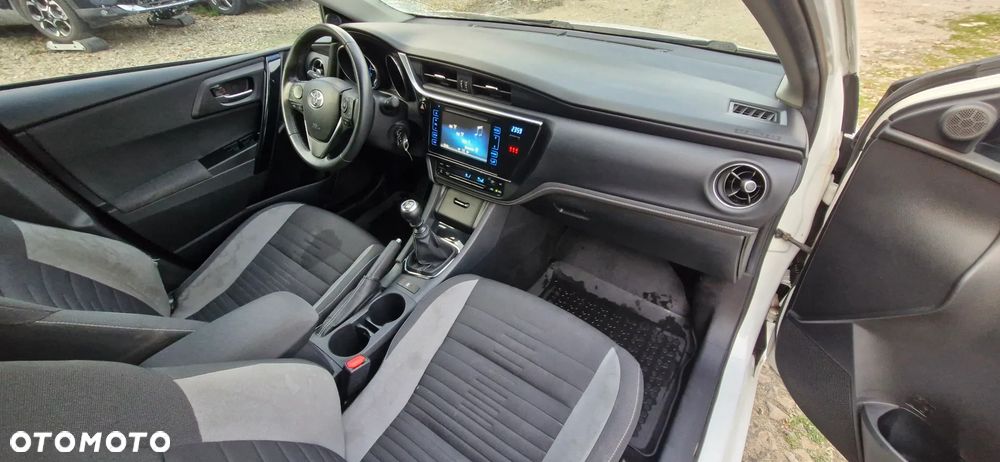 Toyota Auris - 34