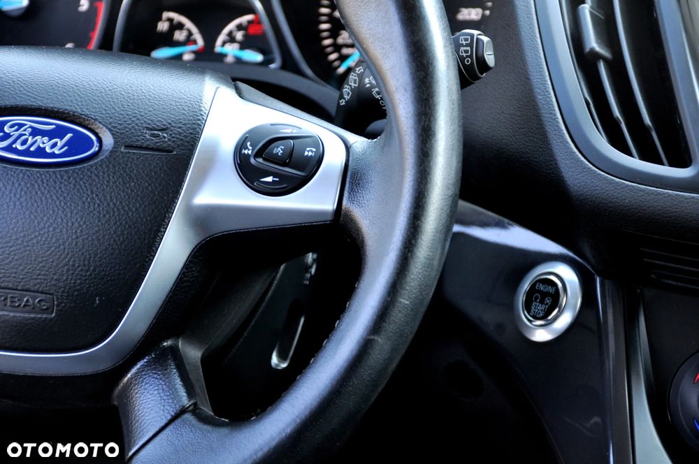 Ford Kuga 2.0 TDCi 4x4 Titanium - 25