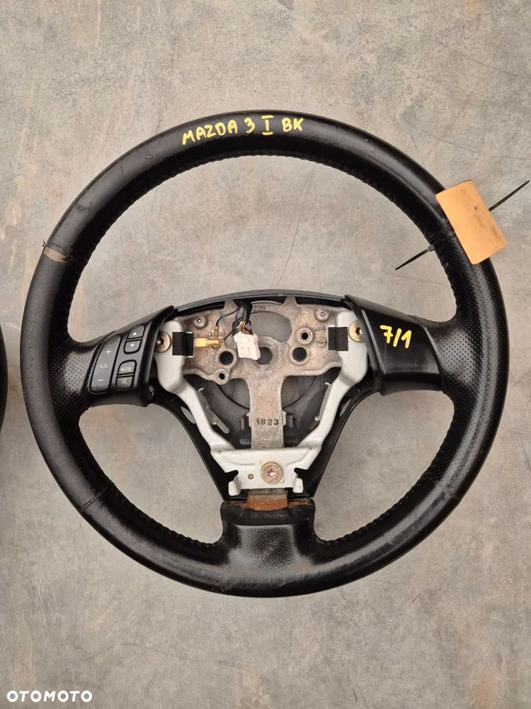 KIEROWNICE KIEROWNICA MAZDA - 8