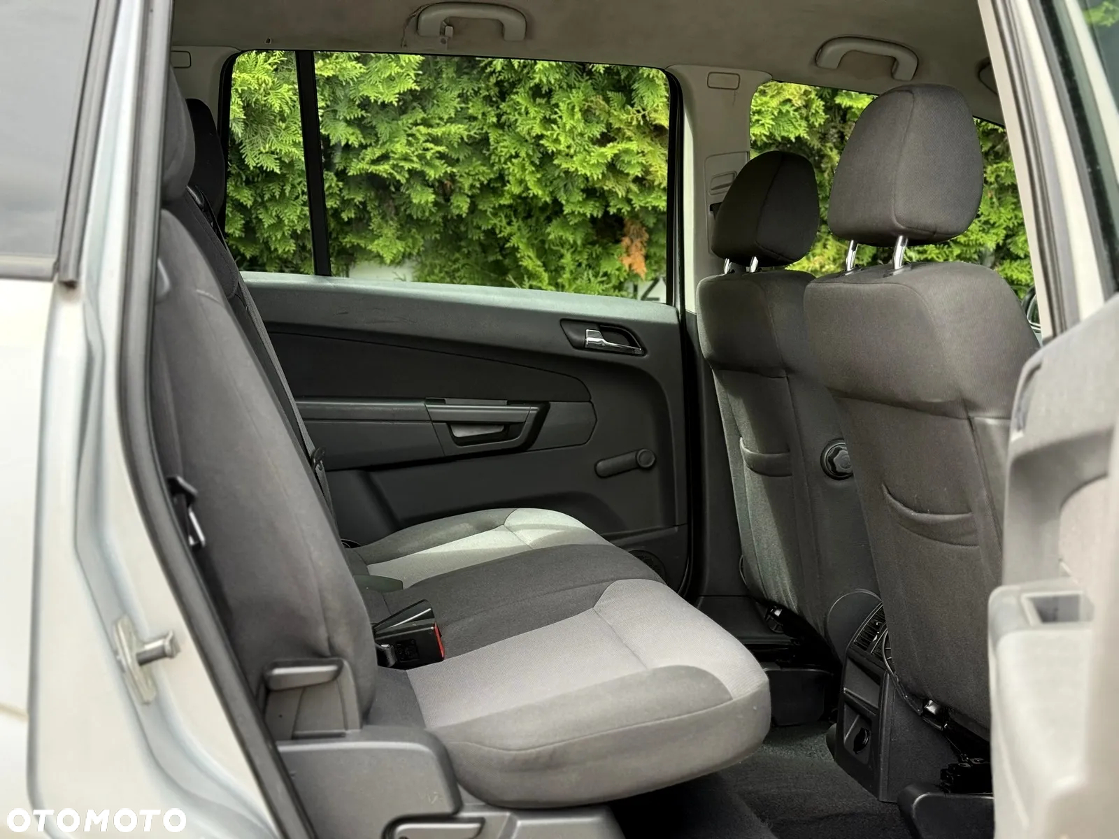 Opel Zafira 1.8 Cosmo - 26