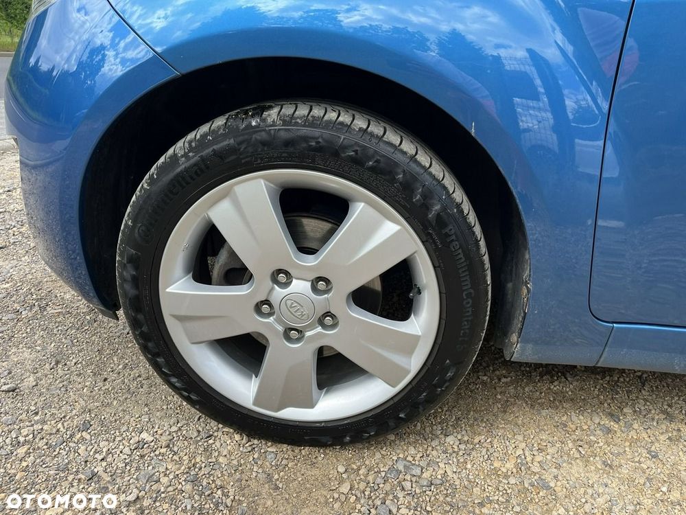 Kia Venga - 11