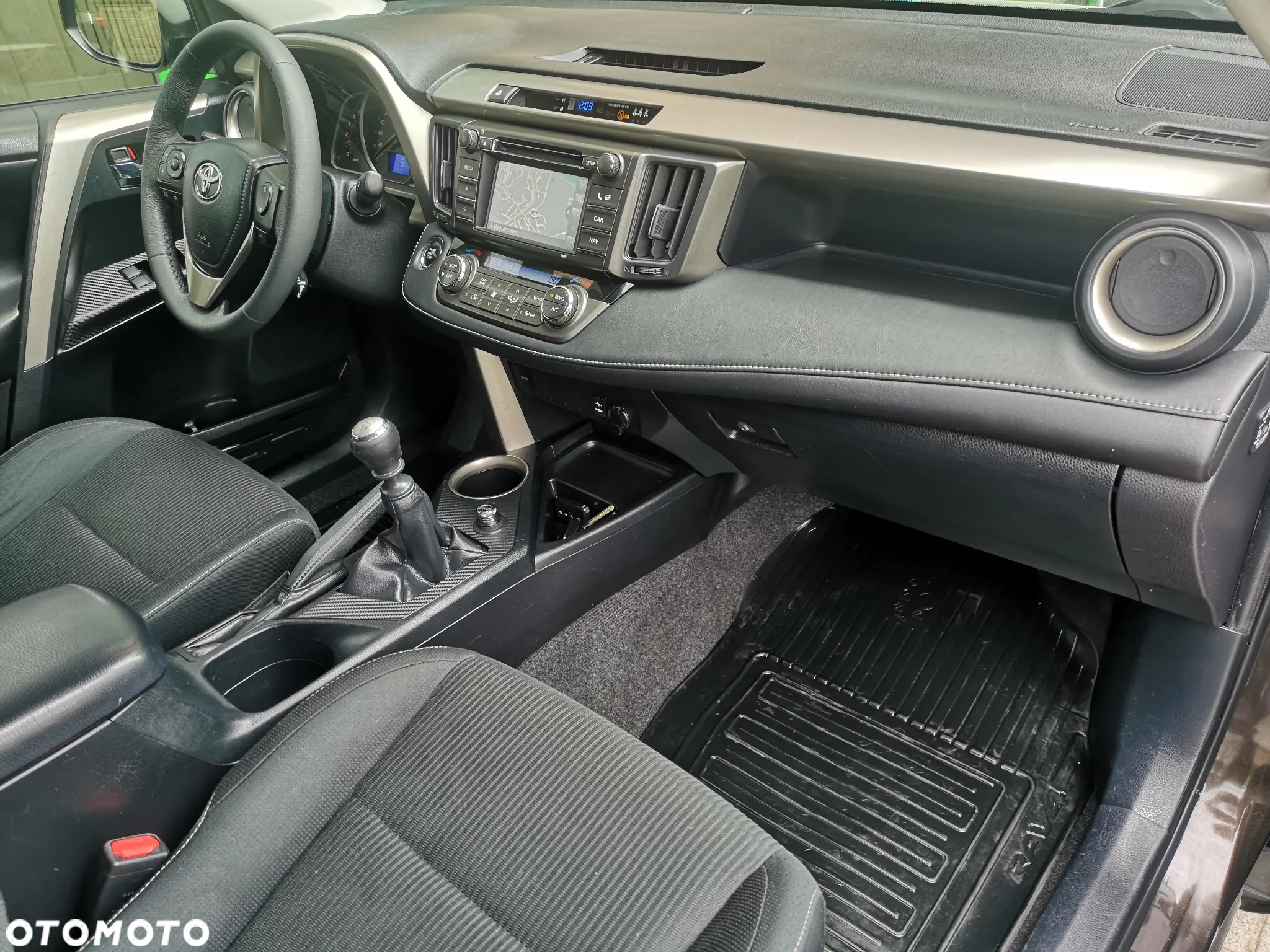 Toyota RAV4 2.0 D-4D Premium - 12