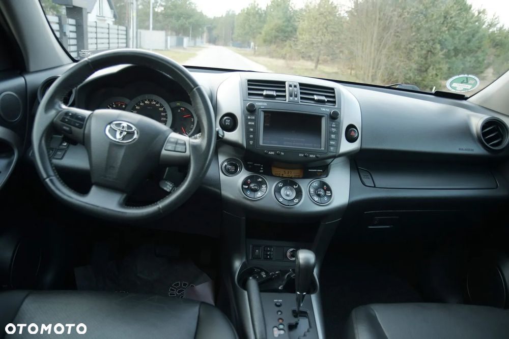 Toyota RAV4 - 22