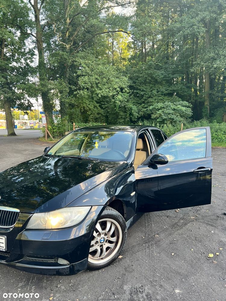 BMW Seria 3 318i - 4