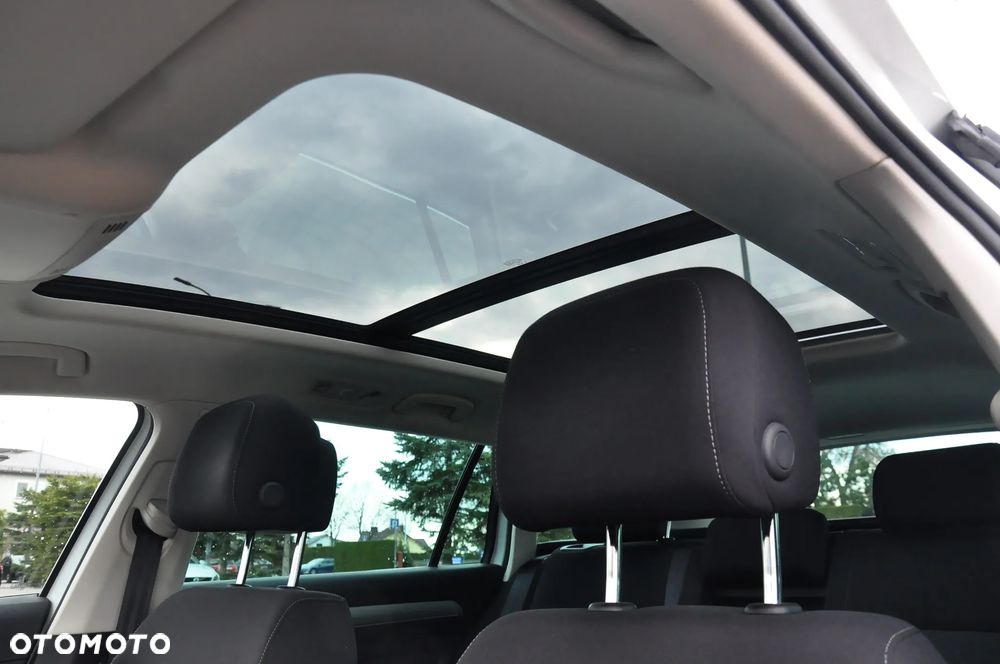 Volkswagen Passat - 36