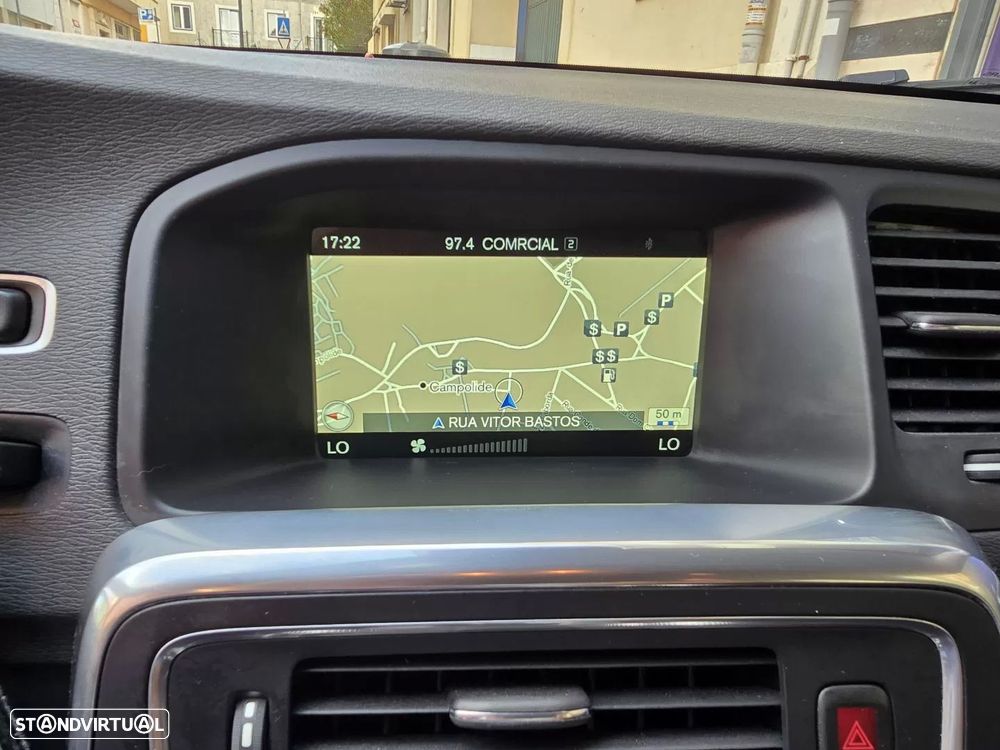 Volvo V60 2.0 D2 Momentum Drive - 20