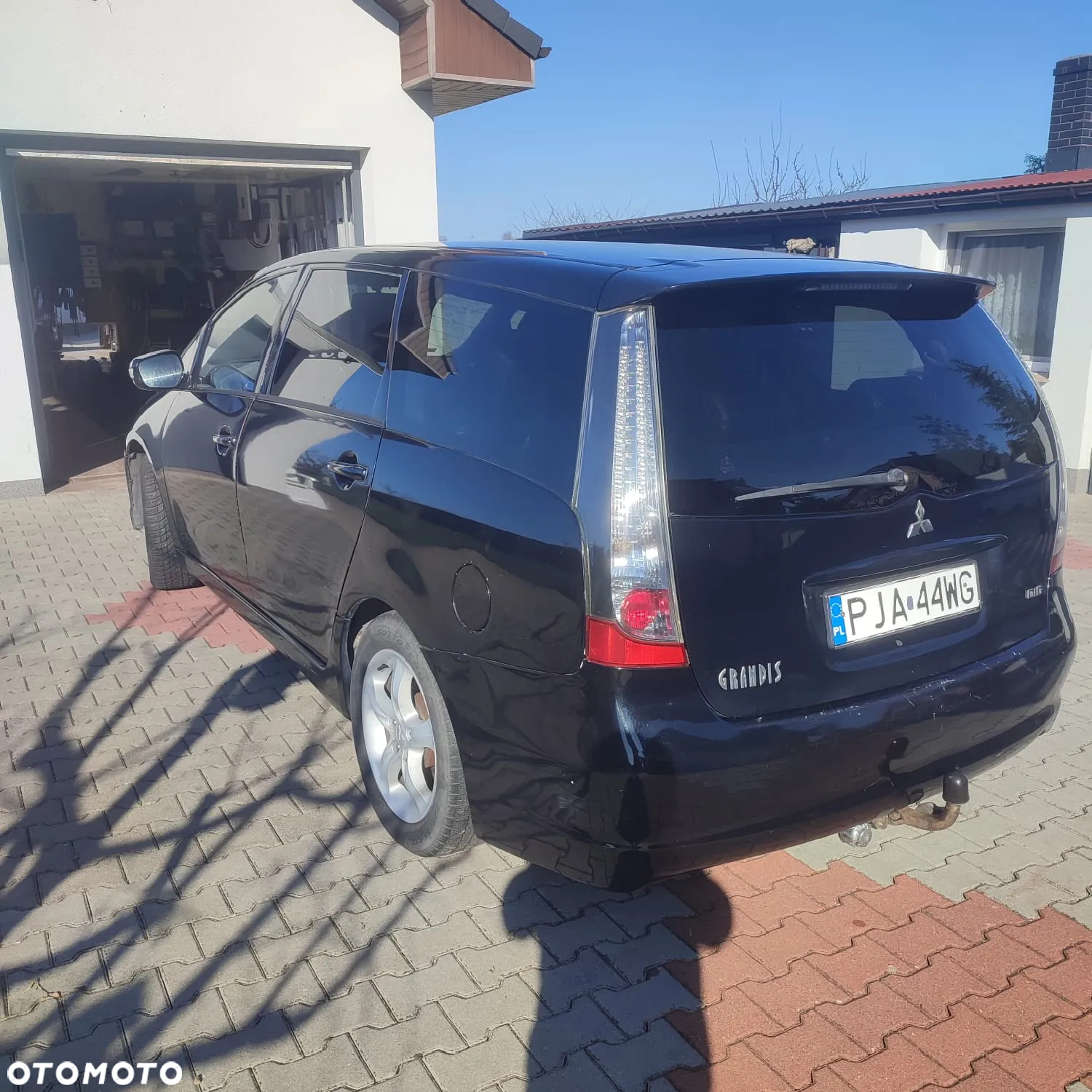 Mitsubishi Grandis 2.0 DI-D 7-Sitzer Intense - 2