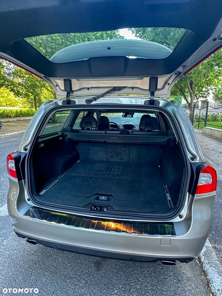 Volvo V70 D5 AWD Summum - 27