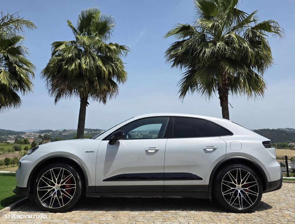 Porsche Macan Electric 4S - 9