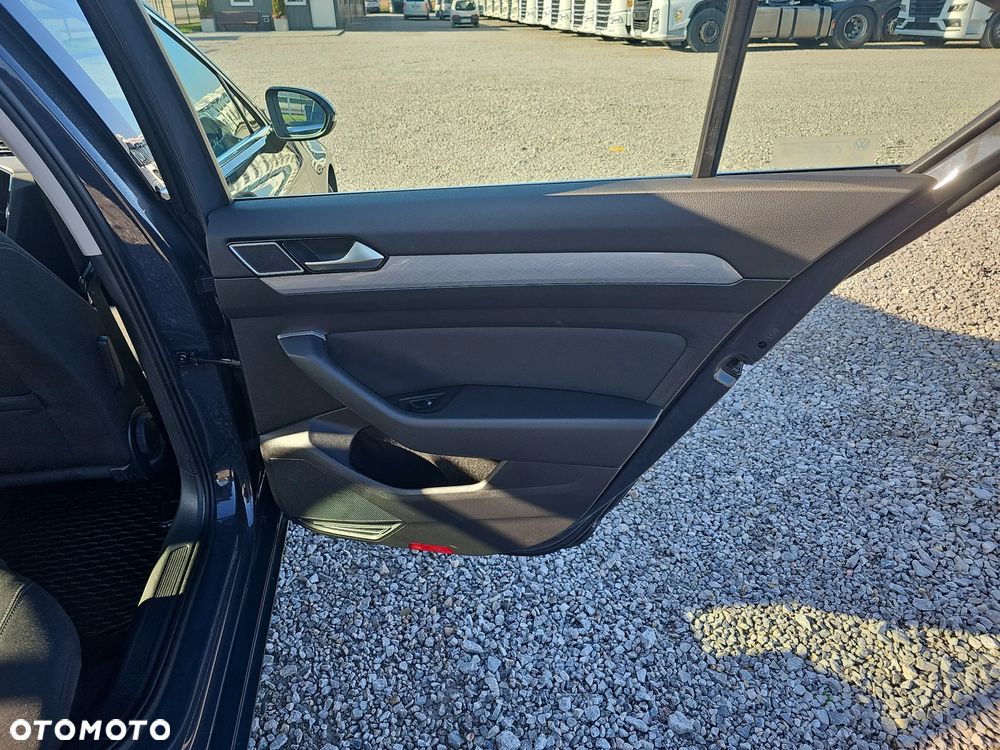 Volkswagen Passat 2.0 TSI Business DSG - 22