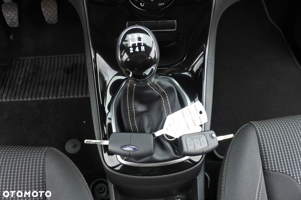 Ford Fiesta 1.0 EcoBoost S&S TITANIUM - 21