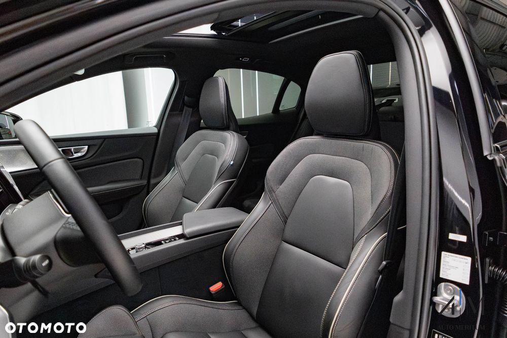 Volvo S60 B5 B AWD Ultimate Dark - 19