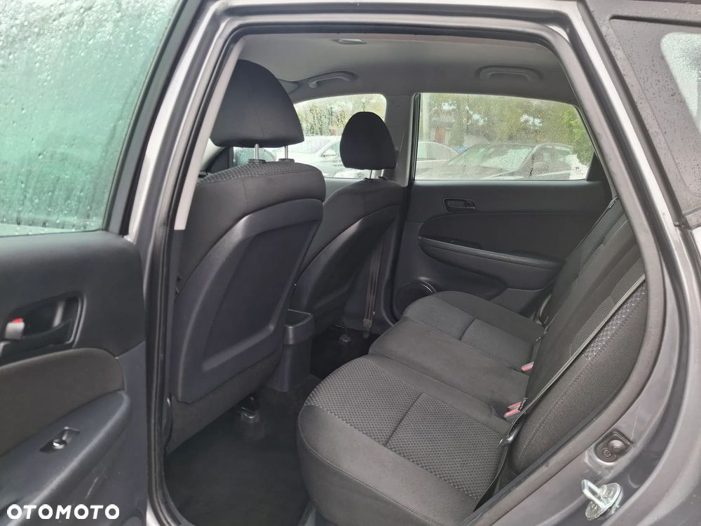 Hyundai i30 1.6 CRDi Comfort - 28