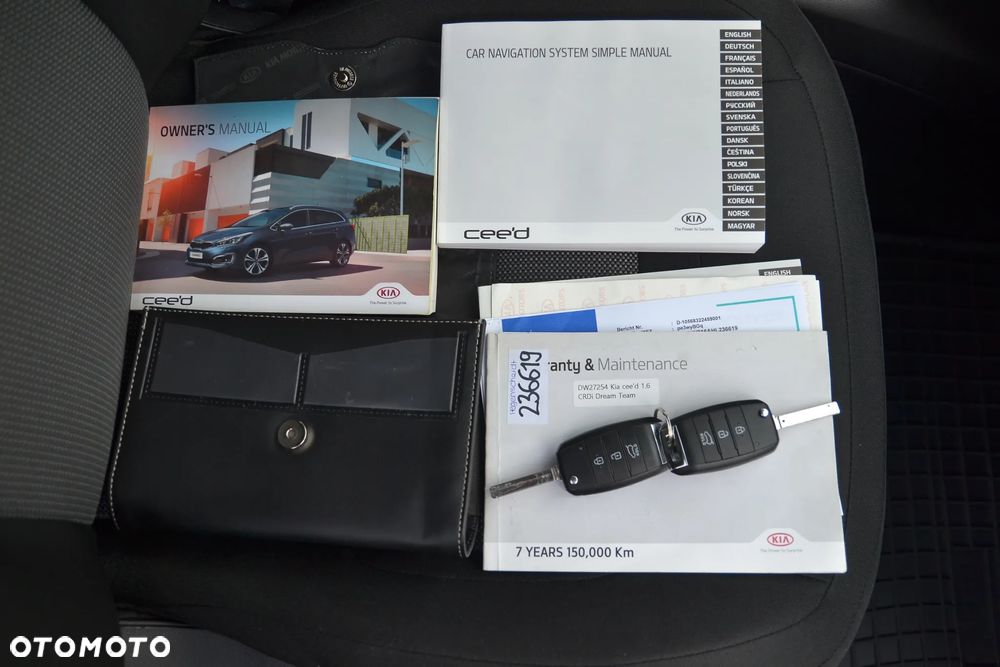 Kia Ceed 1.6 CRDi 136 ISG Dream Team Edition - 27