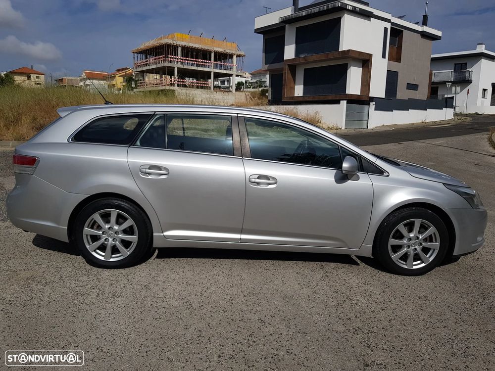 Toyota Avensis 2.0 D-4D Exclusive +Pele+GPS — fotografia 10