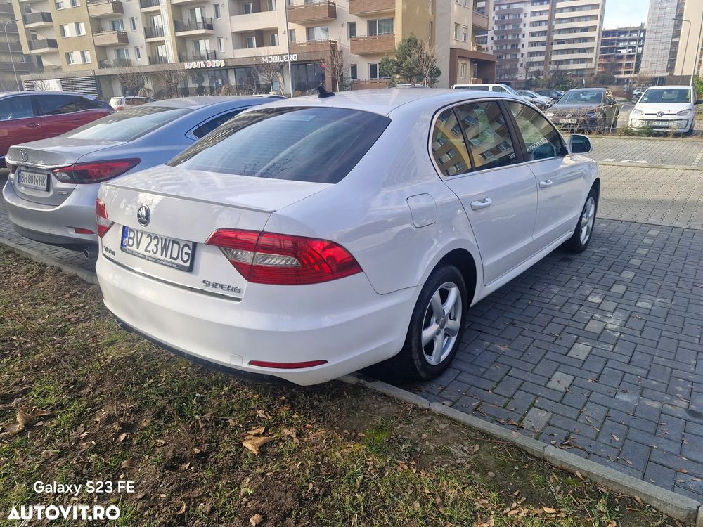 Skoda Superb 2.0 TDI Elegance DSG - 5