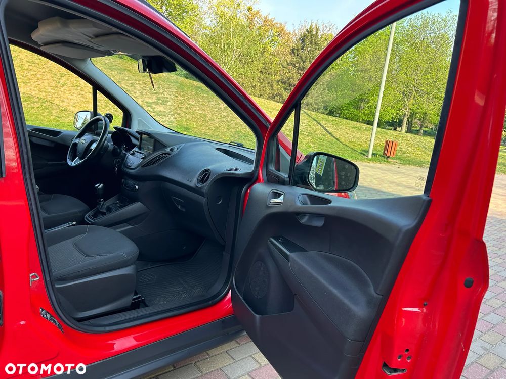 Ford Transit Courier - 15