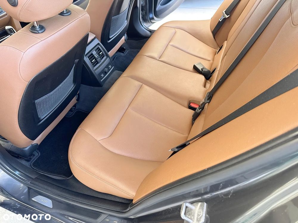 BMW Seria 3 335i xDrive Luxury Line - 8