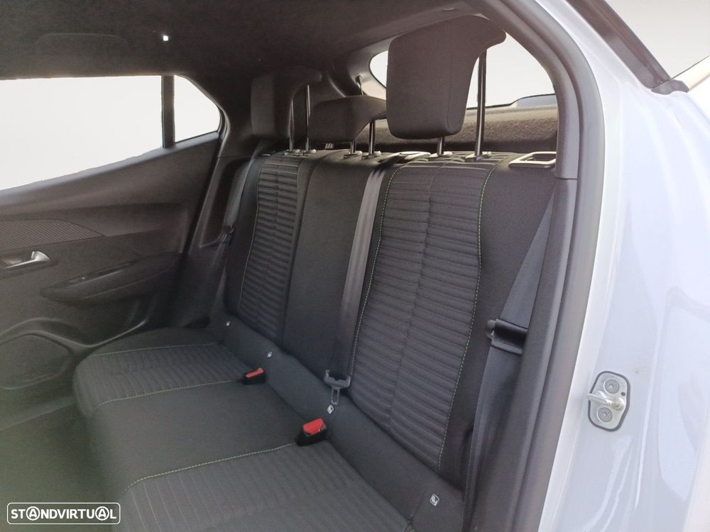 Peugeot 2008 1.2 PureTech Active - 13