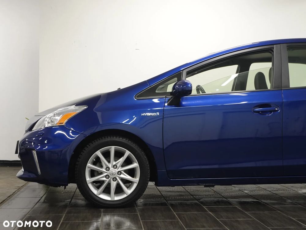 Toyota Prius (Hybrid) - 16