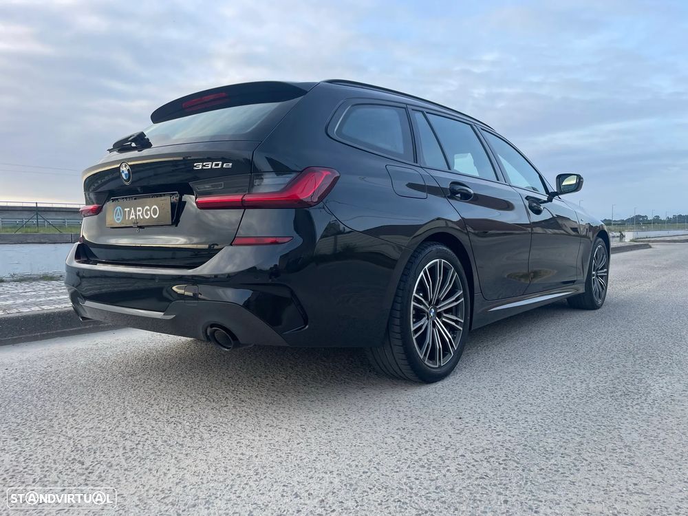 BMW 330 e Aut. M Sport - 40