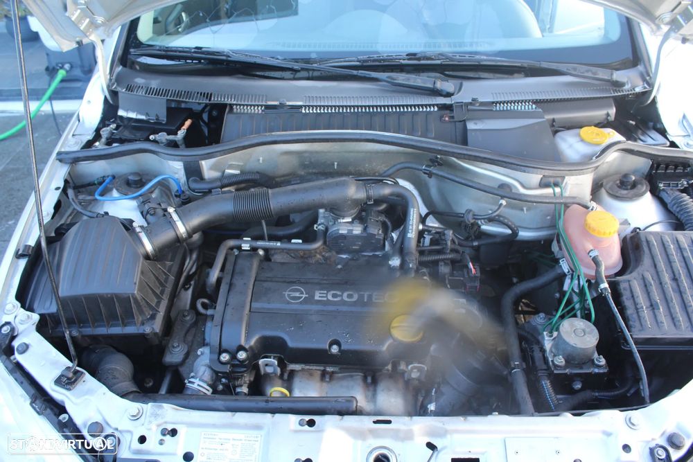 Opel Corsa 1.2 Twinport Enjoy - 8