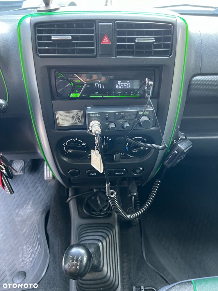 Suzuki Jimny 1.3 JX / Club - 17