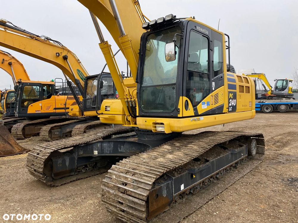 Komatsu PC240LC-10 - 7