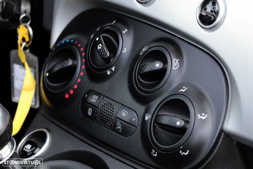 Fiat 500C 1.0 Hybrid Connect - 13