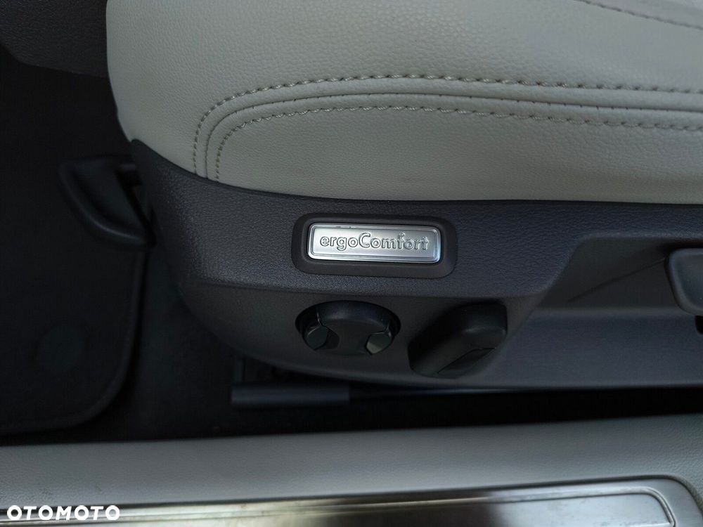 Volkswagen Passat 2.0 TDI Elegance DSG - 30