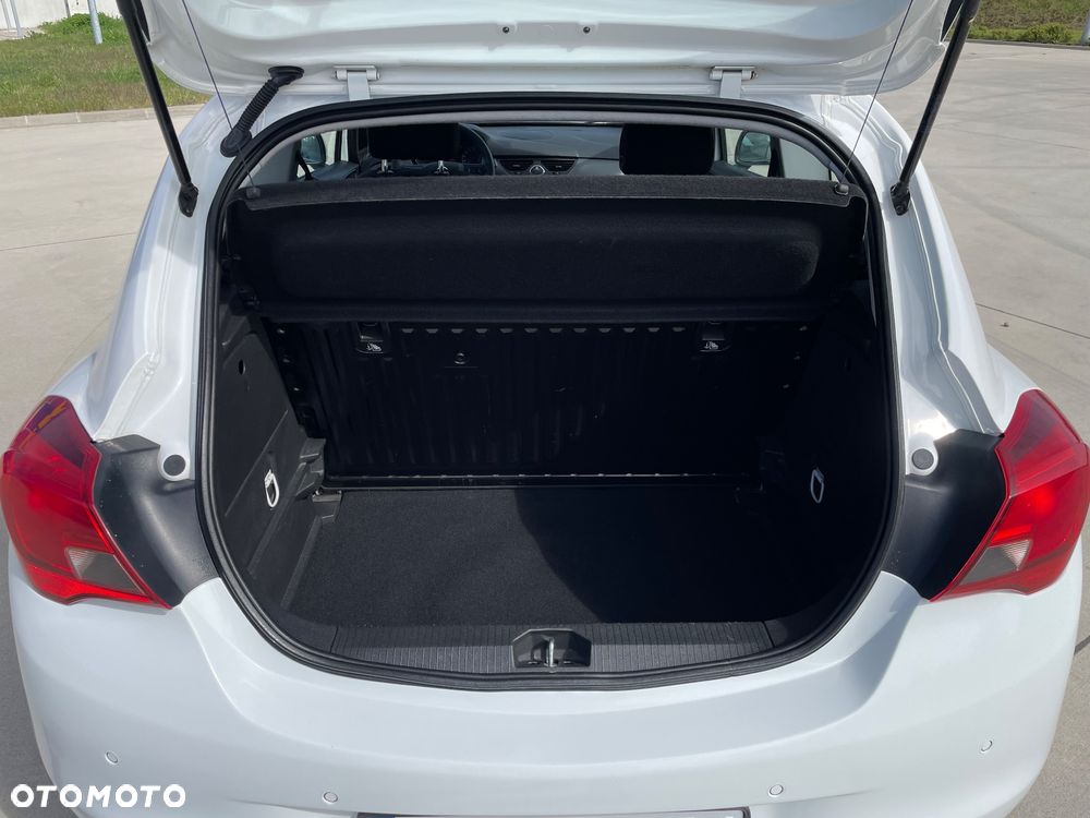 Opel Corsa 1.2 16V Essentia - 14