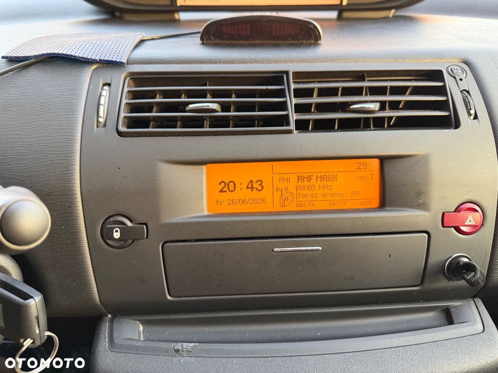 Citroën C4 1.6 16V Confort - 27