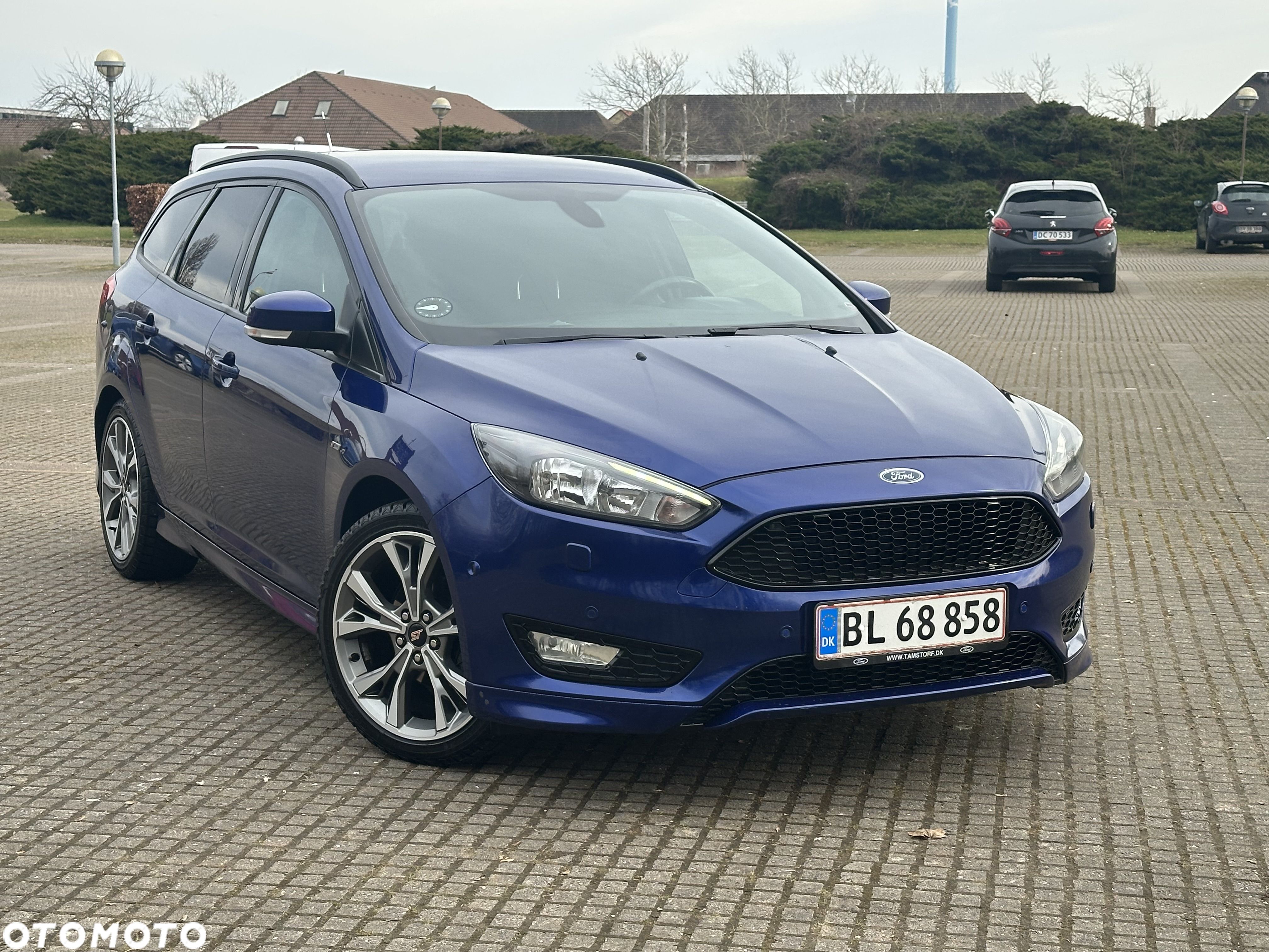 Ford Focus Turnier 1.0 EcoBoost Start-Stopp-System ST-LINE STYLE - 1