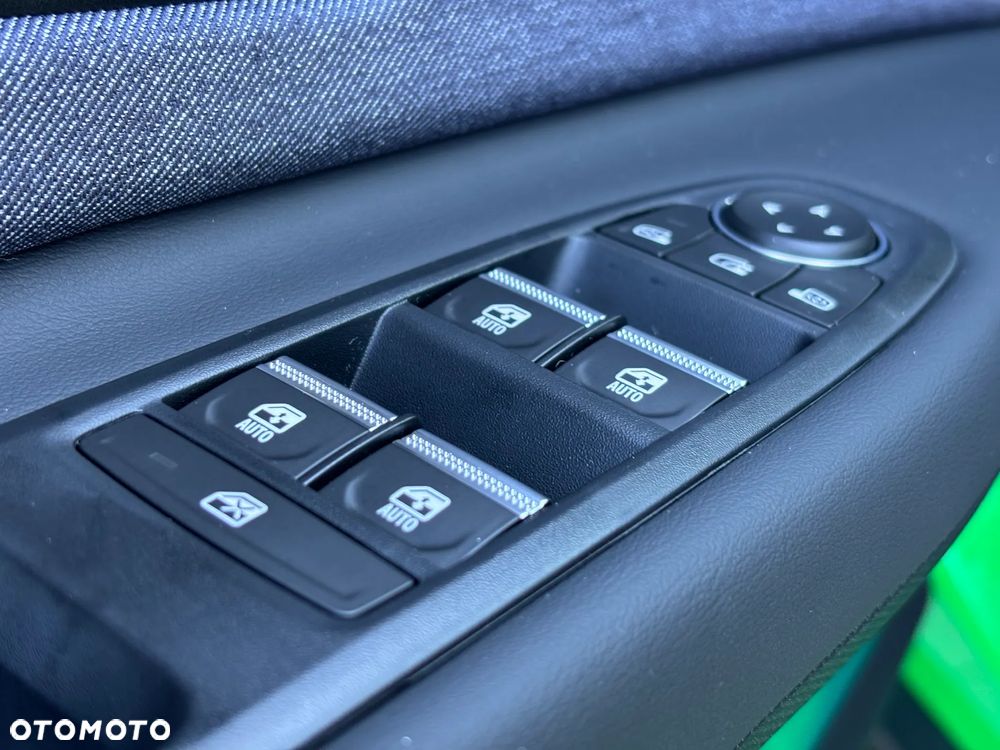 Renault 5 40kWh Urban Range Techno - 11