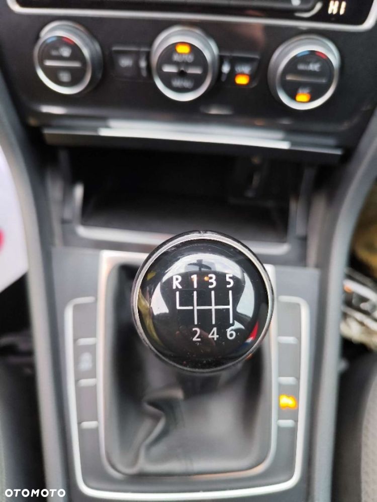 Volkswagen Golf - 11