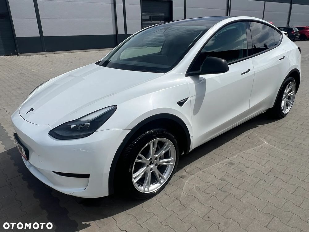 Tesla Model Y RWD - 1