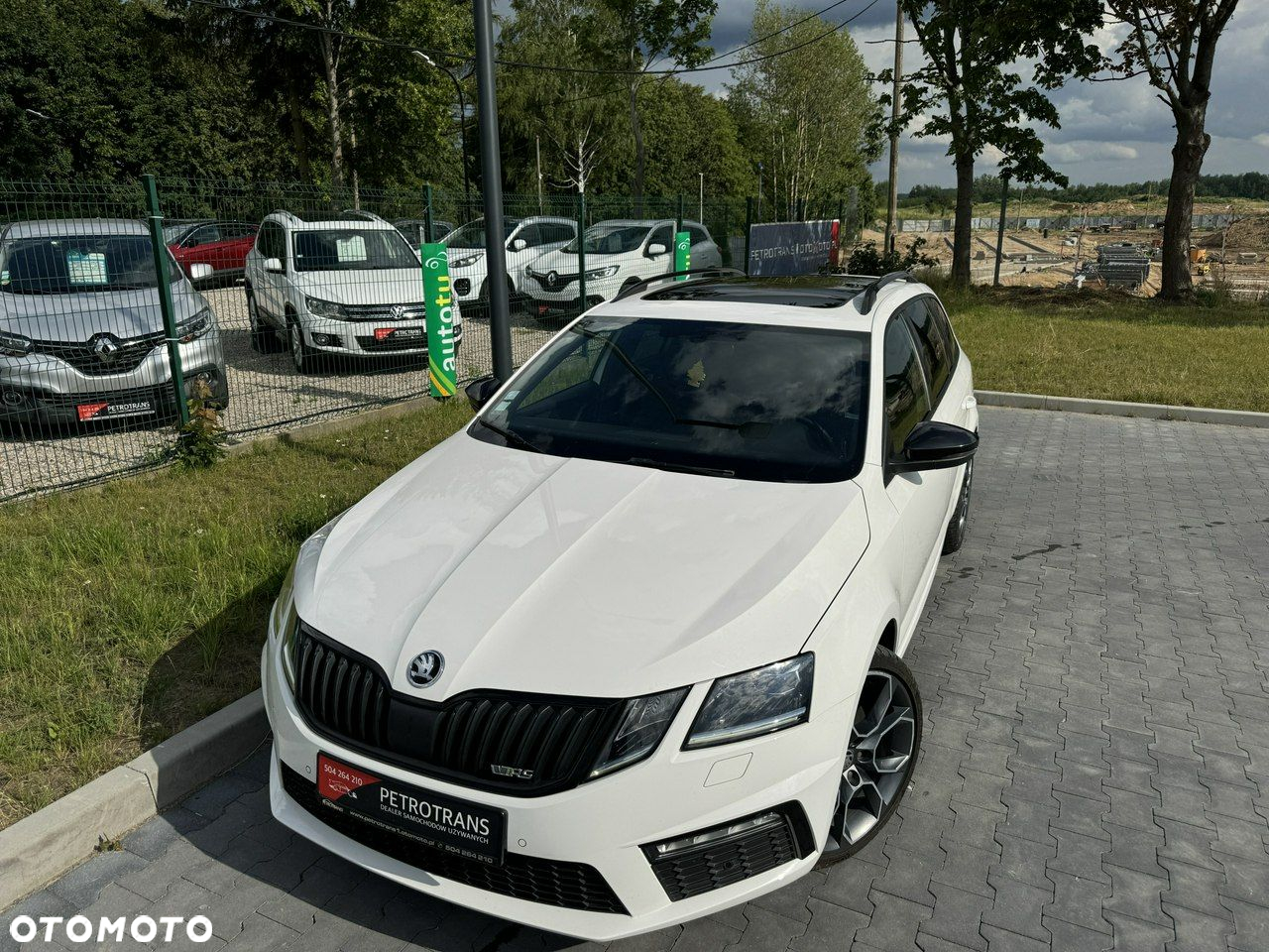 Skoda Octavia Combi 2.0 TDI DSG RS - 2