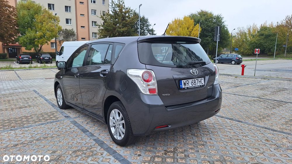 Toyota Verso 1.8 Premium - 14