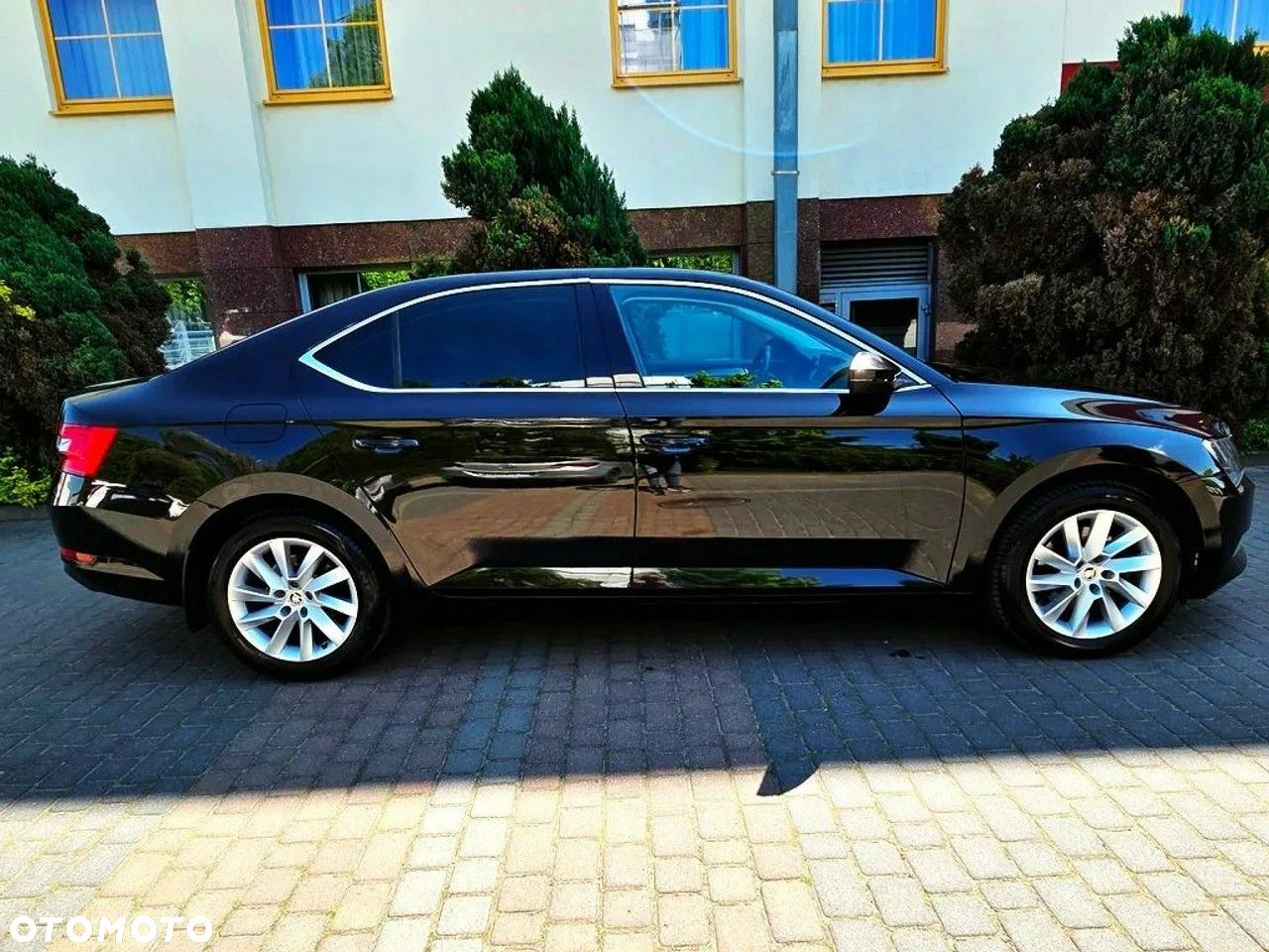 Skoda Superb 2.0 TDI Active - 32