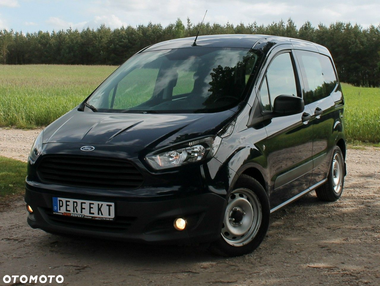 Ford Transit Courier - 13
