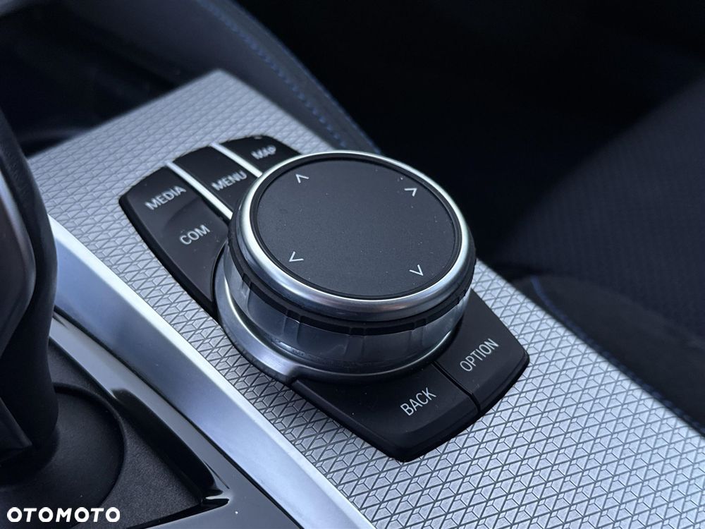 BMW Seria 5 520d xDrive - 15