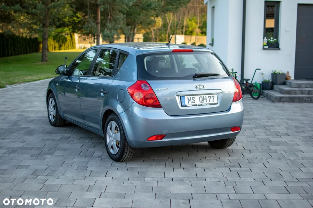 Kia Ceed - 5
